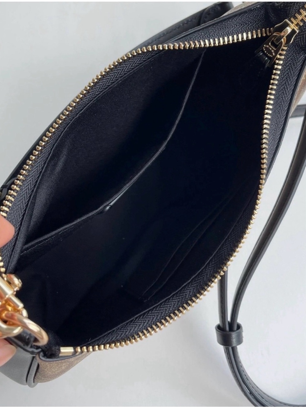 Coach Dark Brown Signature Canvas Shoulder Bag with Gold Hardware - Picture 6 of 8